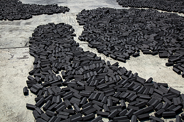 廢氣處理設(shè)備產(chǎn)生的危廢活性炭怎么處理？